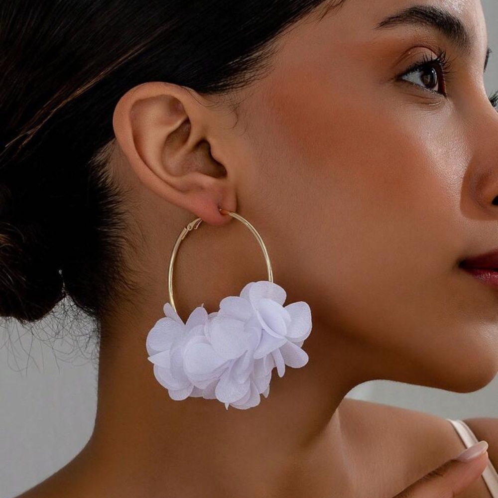 1pair Fashionable And Charming Floral Ear Hoops For Women's Vacation, Party
